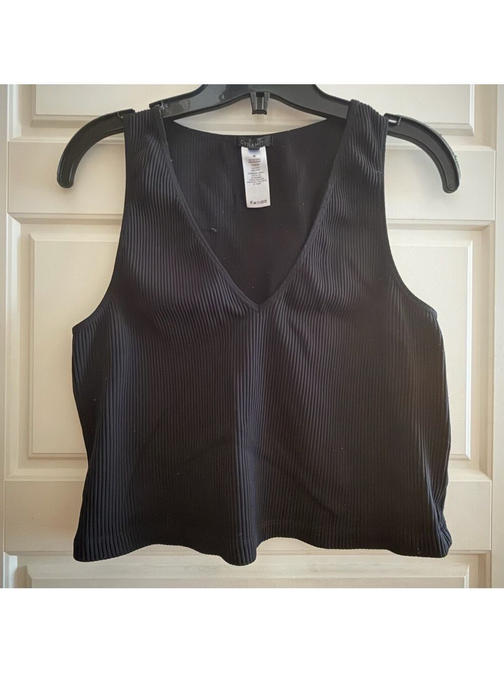3 for $20 ⭐️ Dynamite Medium Black V-Neck Sleeveless Ribbed Top - Picture 3 of 8